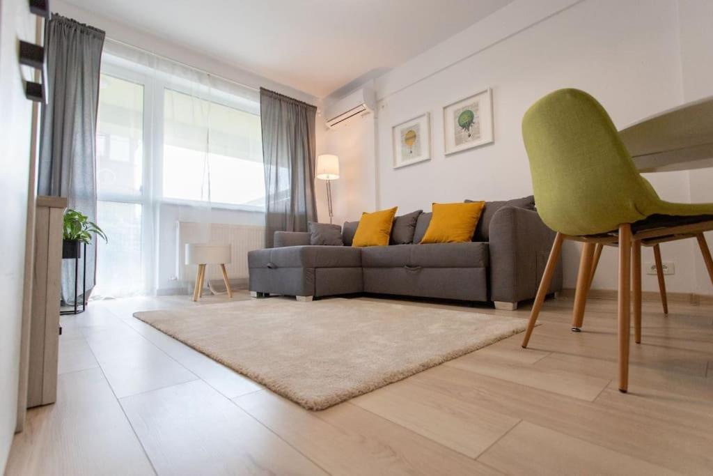 אוטופן Amazing Apartament With Garden Bucharest Airport Self Check-In!! מראה חיצוני תמונה