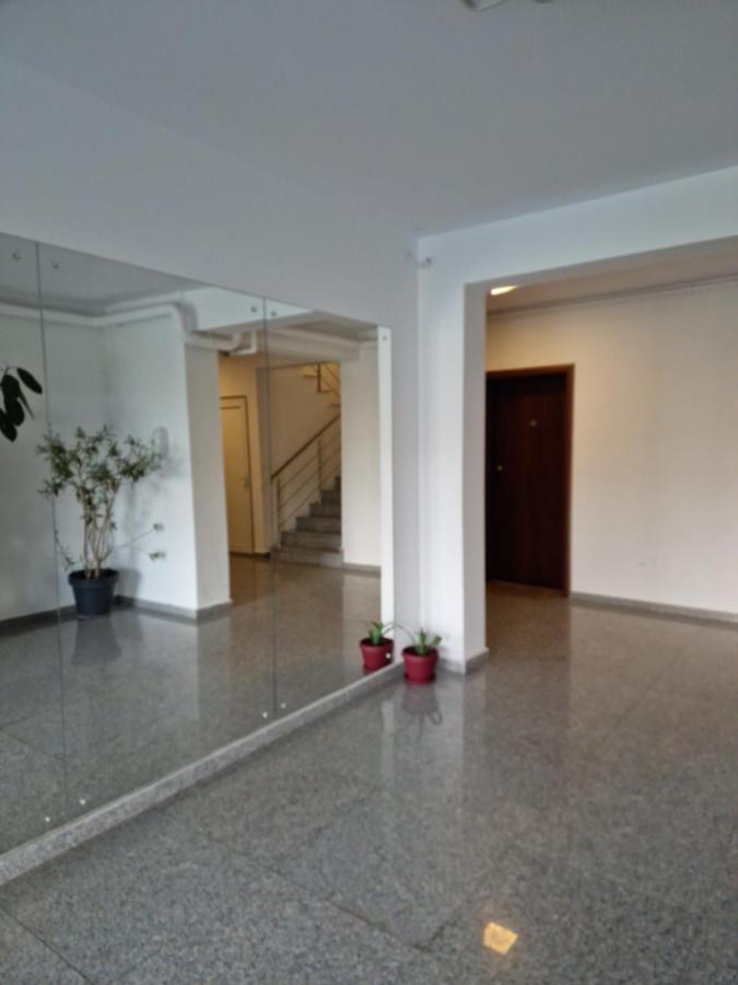 אוטופן Amazing Apartament With Garden Bucharest Airport Self Check-In!! מראה חיצוני תמונה